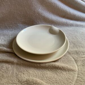 Elegant Cream Dinnerware Set with Matte Finish